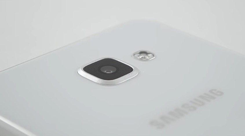 смартфон Samsung Galaxy A7