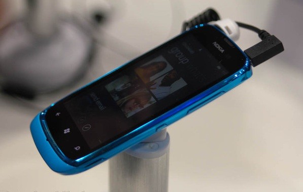 Бюджетный смартфон Nokia Lumia 610